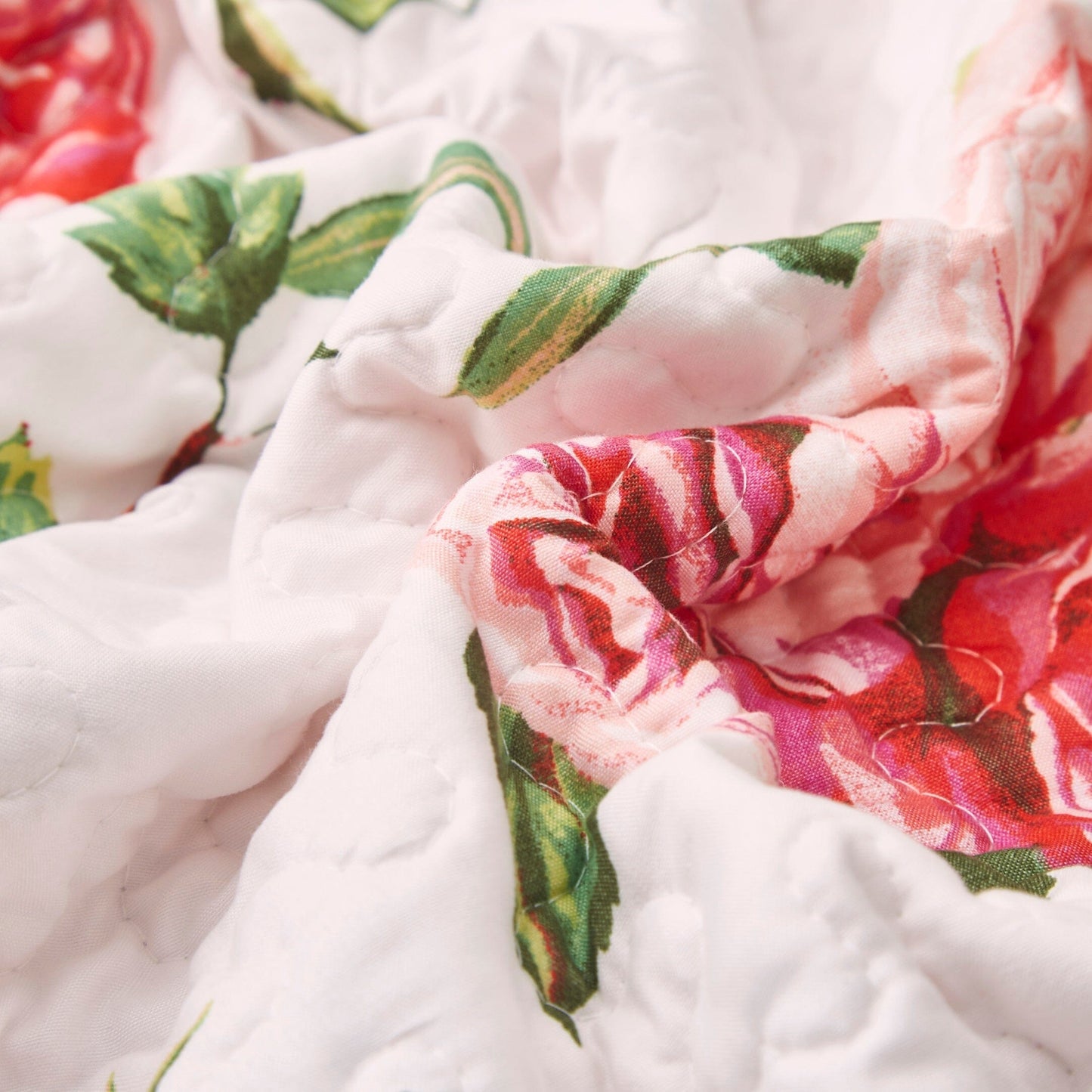 Romantic Roses Pink White Lovely Floral Quilted Dining Table Runner