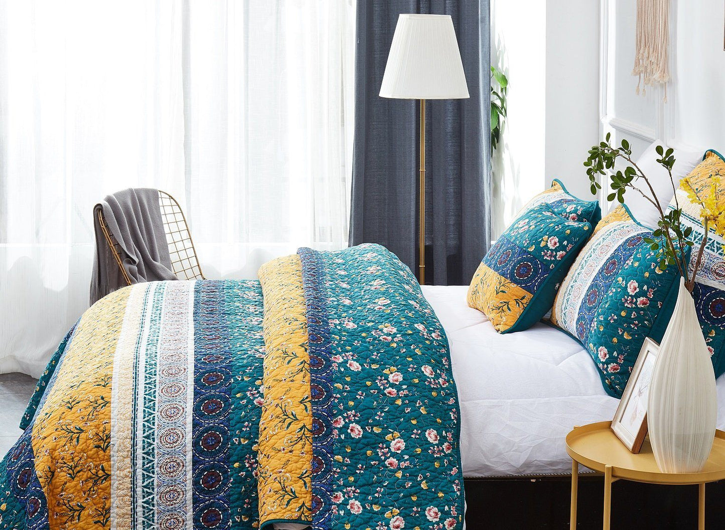 Bohemian Patchwork Bed of Wild Flowers Floral Gardenia Green Bedspread Set