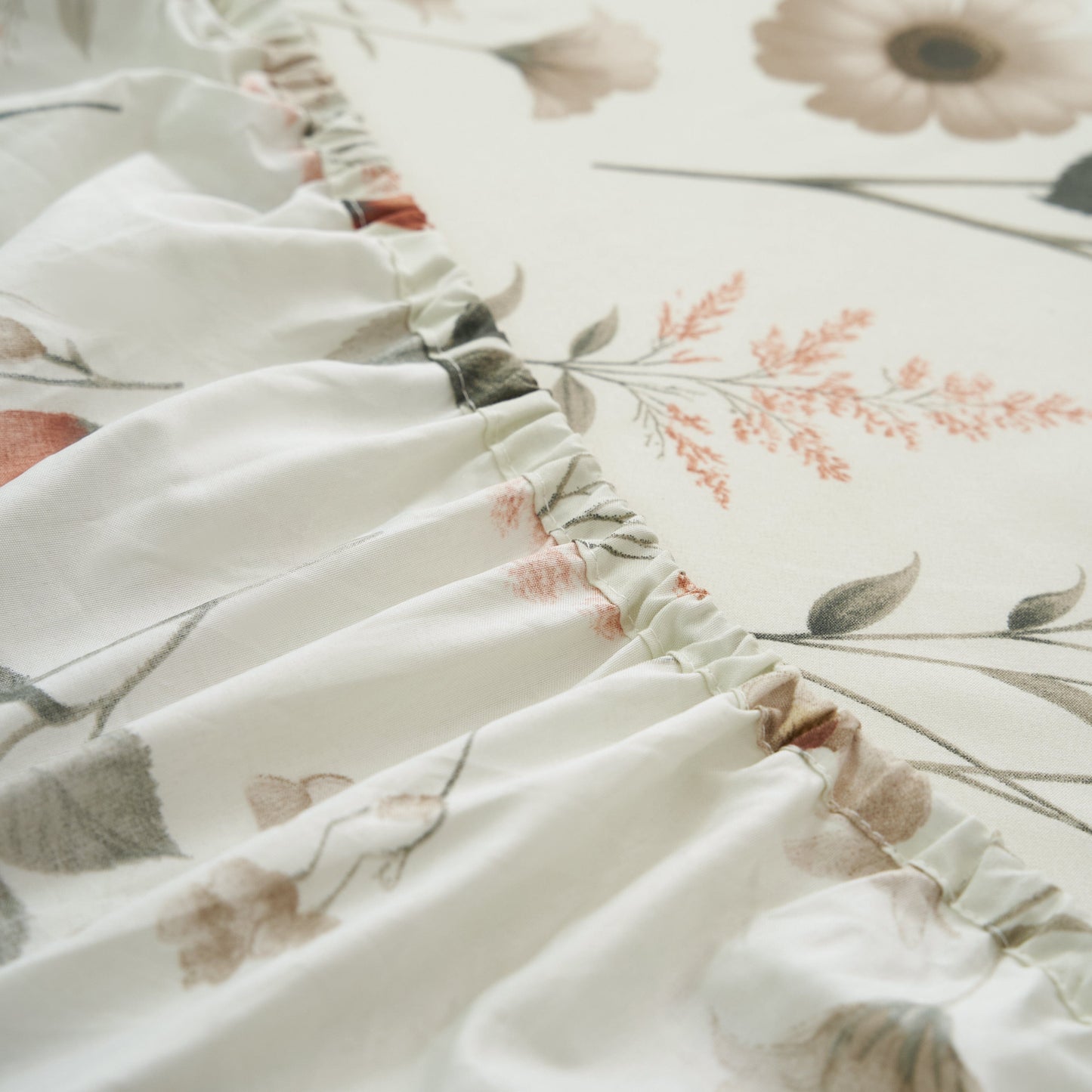Enchanted Meadow Floral Sheet Set | Bring the Serenity of Nature to Your Bedroom