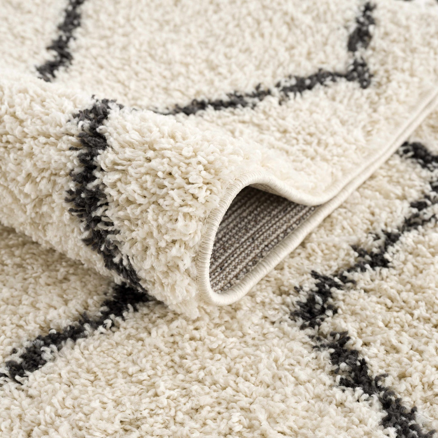 West End Luxe Plush Area Rug - Cozy Elegance