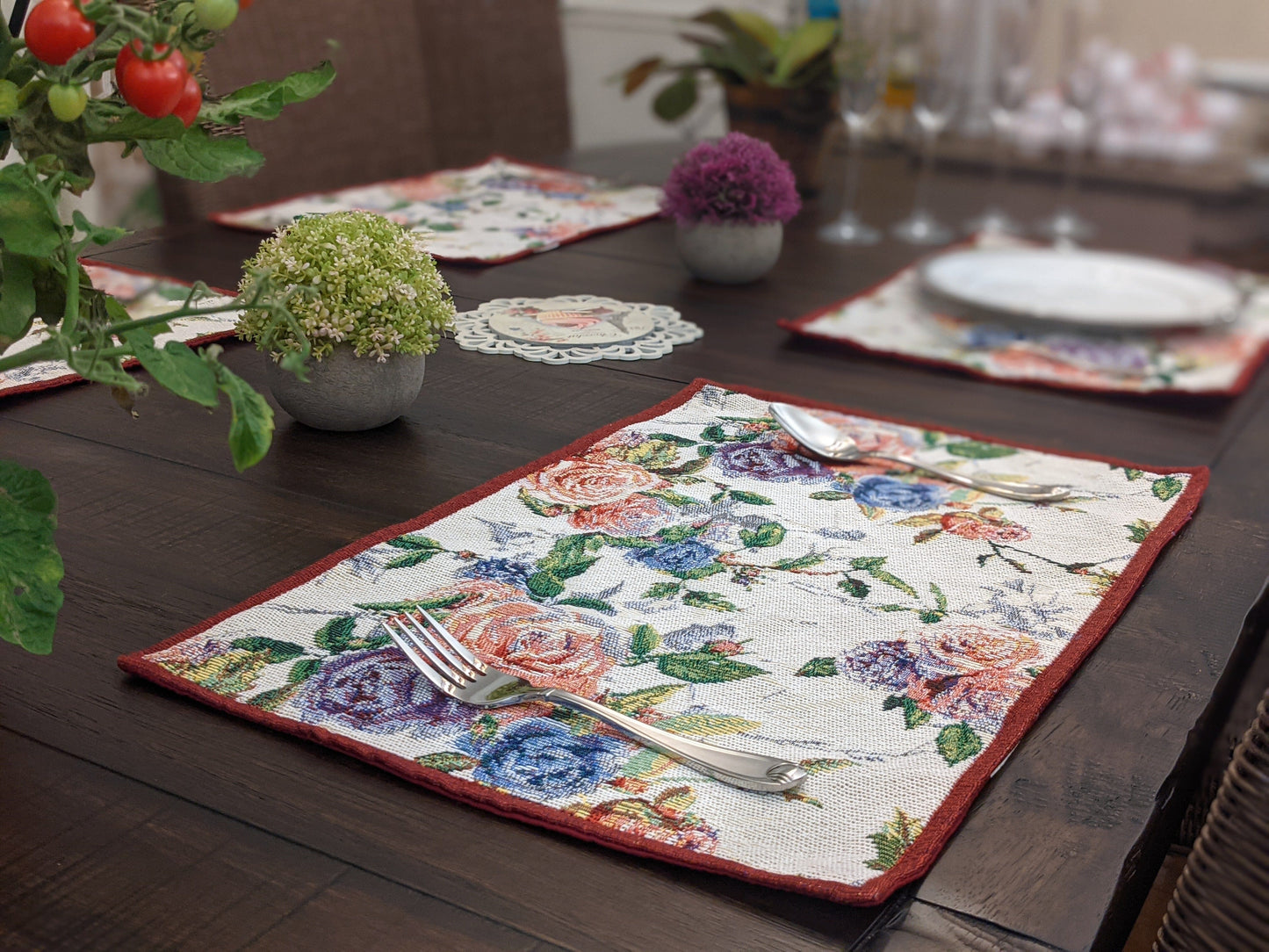 Set of 4-Pieces Vintage Romantic Roses Lovely Pink Floral Tapestry Placemats