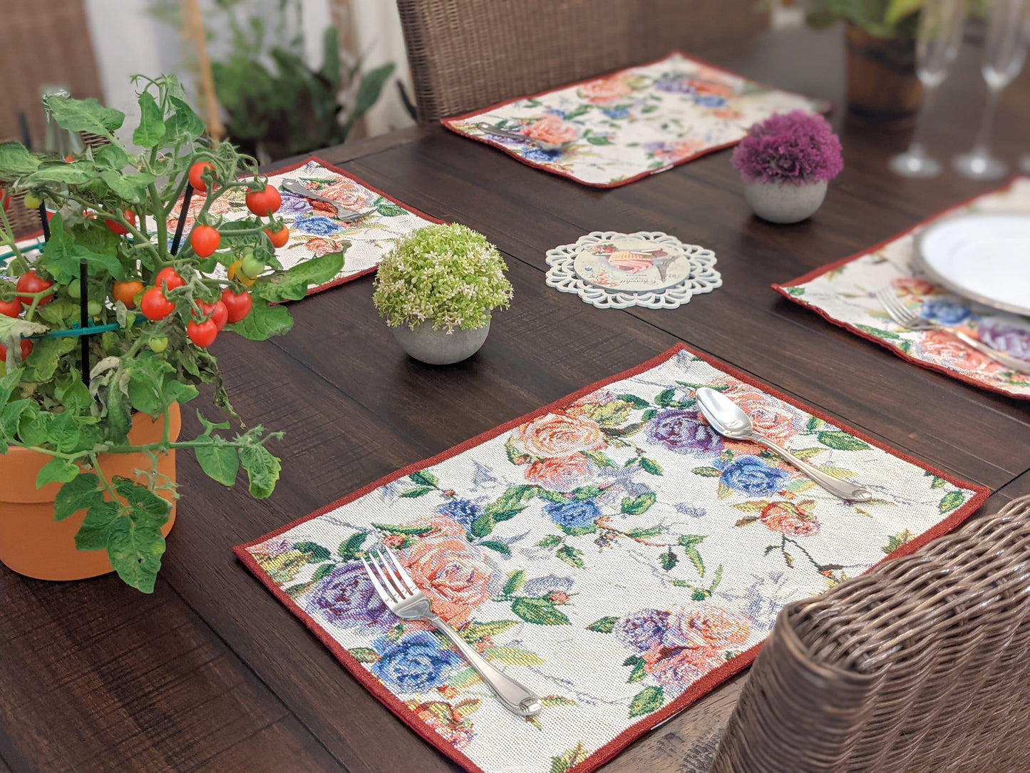 Set of 4-Pieces Vintage Romantic Roses Lovely Pink Floral Tapestry Placemats