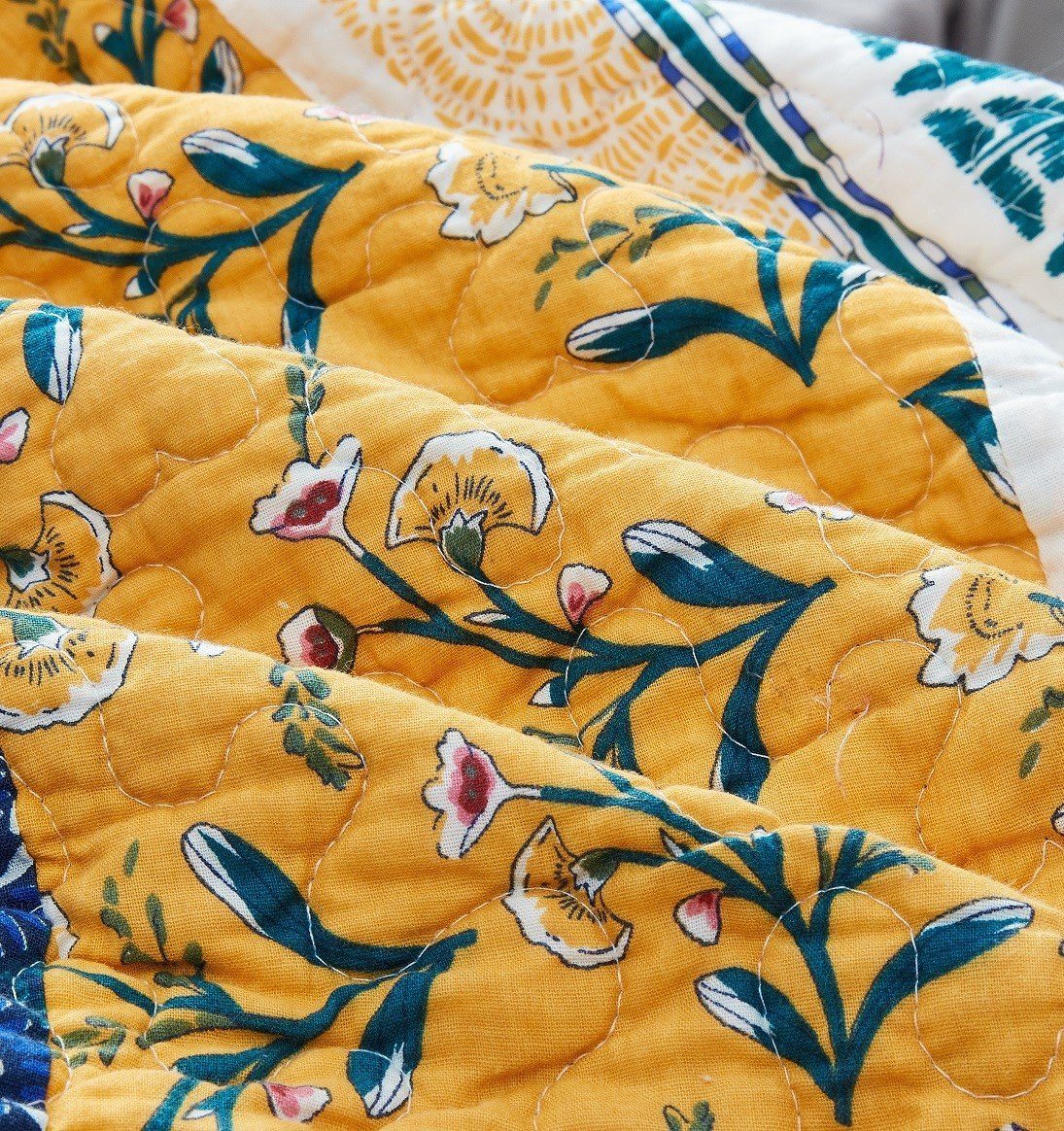Bohemian Patchwork Bed of Wild Flowers Floral Gardenia Green Bedspread Set