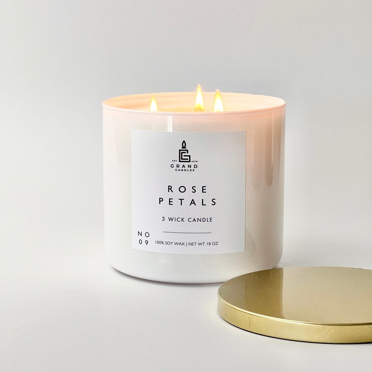 Rose Petals Romance Candle - Classic Floral Elegance